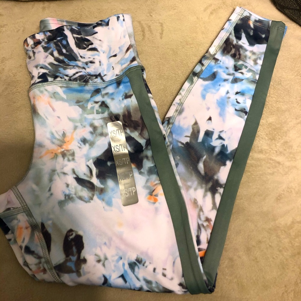 Floral long-length Athletic leggings size XS NWT